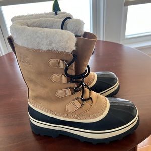 Women’s Sorel Caribou size 10